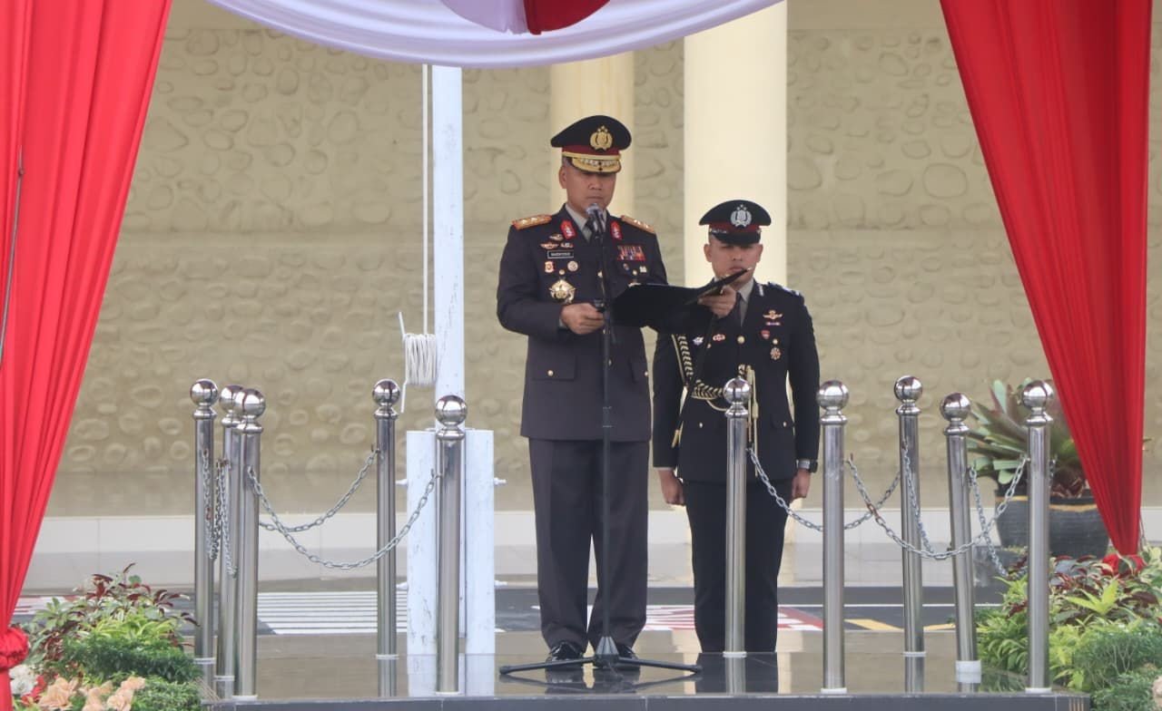 Kapolda Bengkulu Irjen Pol. Mardiyono memimpin upacara Hari Kesaktian Pancasila di Lapangan Anton Soedjarwo. Kapolda Bengkulu Irjen Pol. Mardiyono memimpin upacara Hari Kesaktian Pancasila di Lapangan Anton Soedjarwo.
