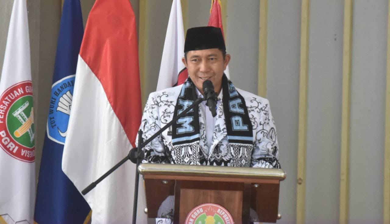 Ludi Oliansyah Tekankan Pentingnya Profesionalisme Guru di Era Digital Ludi Oliansyah Tekankan Pentingnya Profesionalisme Guru di Era Digital