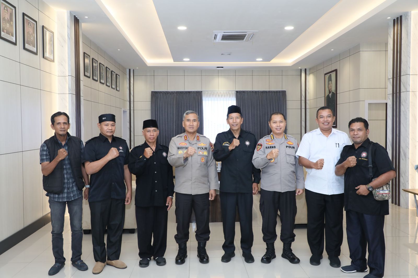Kapolda Bengkulu Irjen Pol. Mardiyono menerima silaturahmi Pengurus PSHT Provinsi Bengkulu.