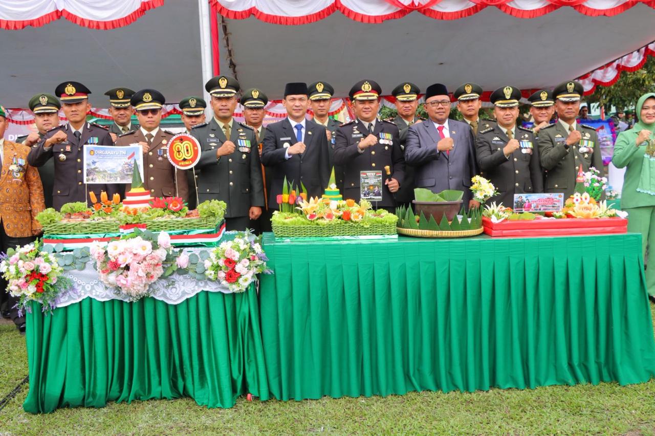 Kegiatan ini menunjukkan sinergi TNI-Polri dan memperkuat komitmen menjaga keamanan wilayah.08.35.25 Kegiatan ini menunjukkan sinergi TNI-Polri dan memperkuat komitmen menjaga keamanan wilayah.
