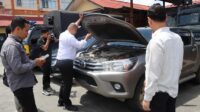 Polres Sintang berhasil mengungkap kasus penggelapan mobil Toyota Hilux milik warga Malaysia.