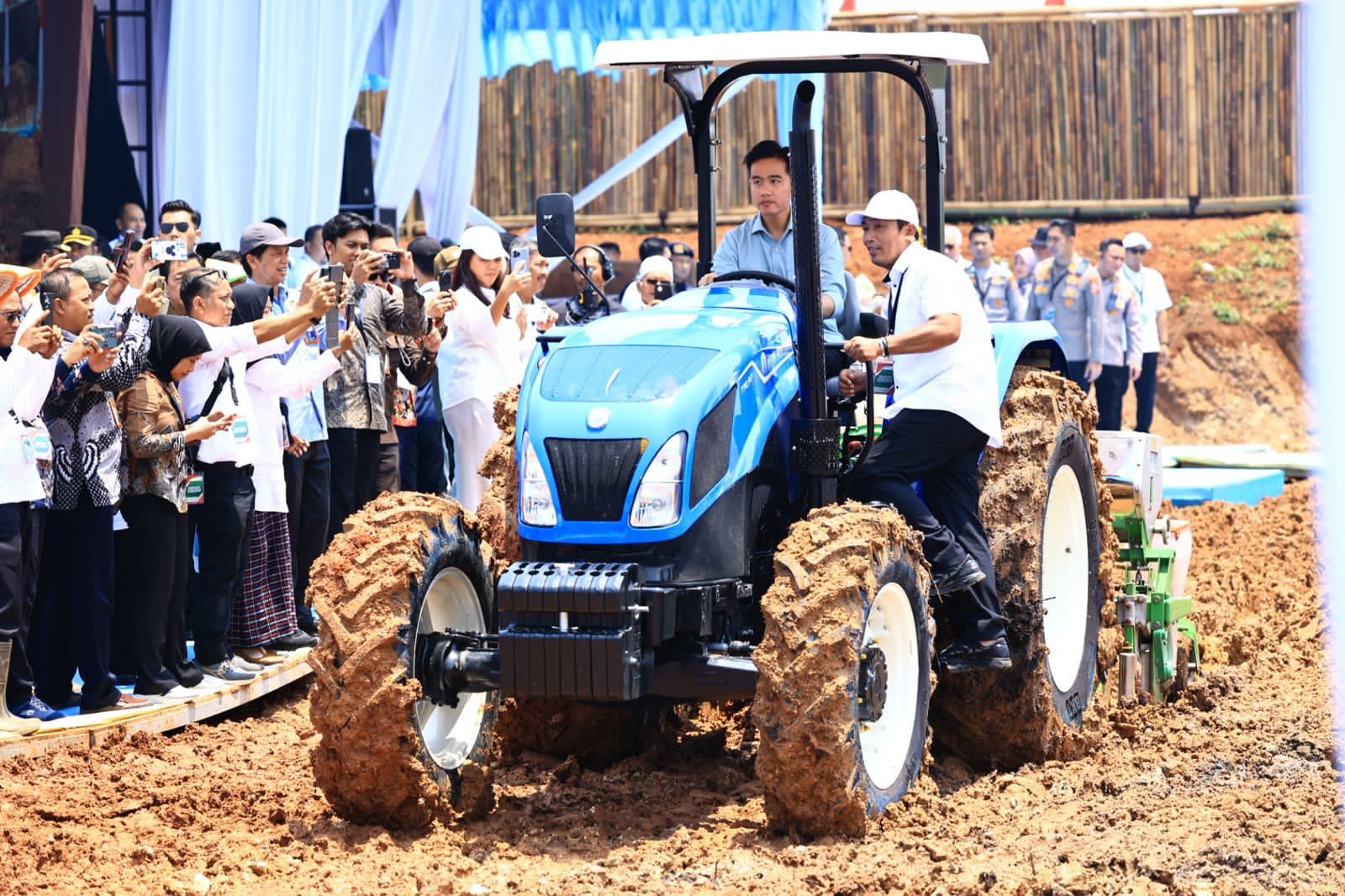 Polri Perkuat Swasembada Pangan Lewat Gerakan Tanam Jagung Serentak