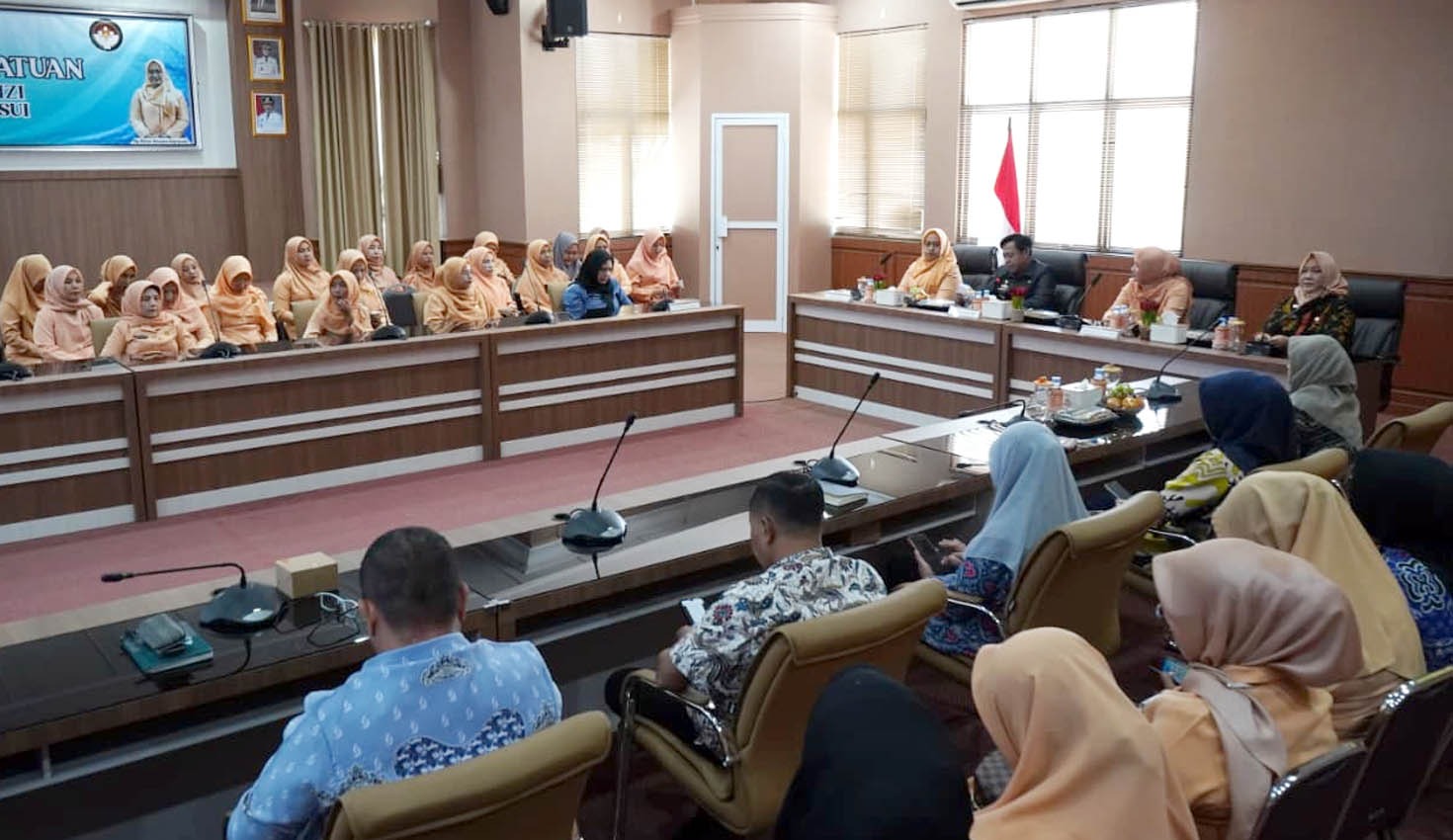 Sekda Supriyanto dan Reni Apriyani ajak ibu tingkatkan kesadaran gizi untuk cegah stunting sejak kandungan.