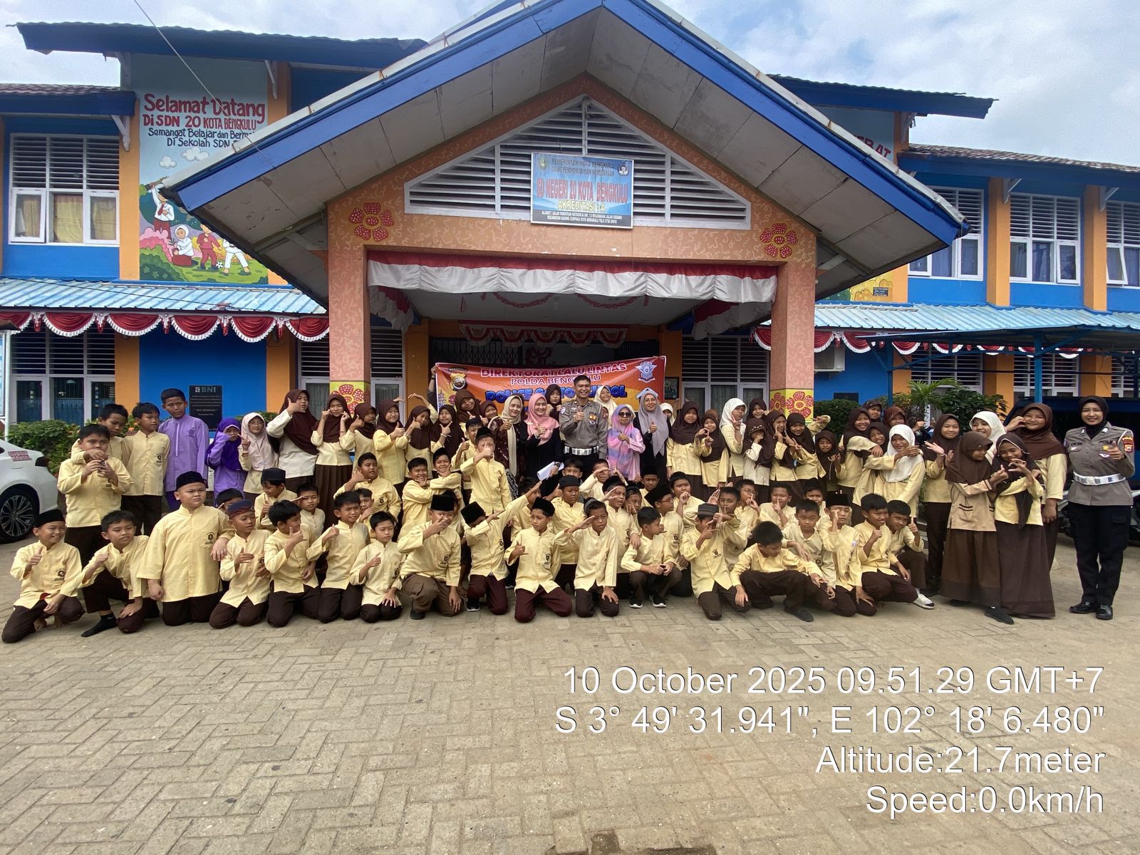 Ditlantas Polda Bengkulu melaksanakan kegiatan Police Go To School di SDN 20 Kota Bengkulu