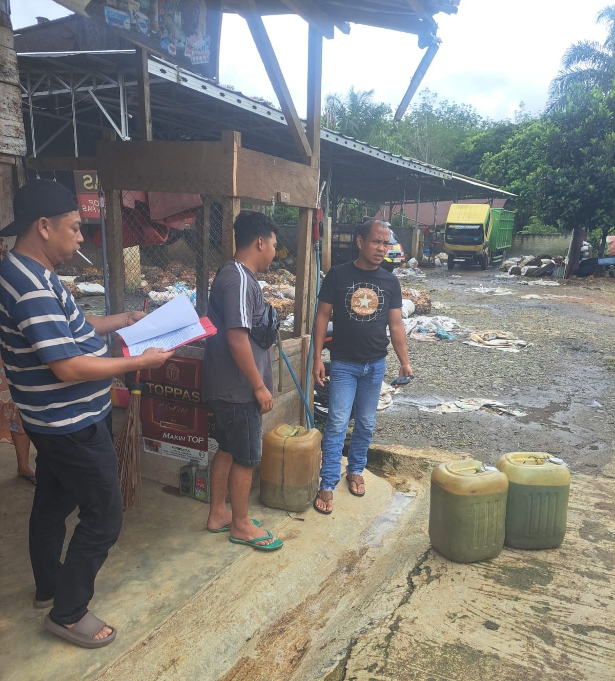 Polda Bengkulu menangkap penimbun BBM subsidi jenis Pertalite yang beroperasi selama delapan tahun