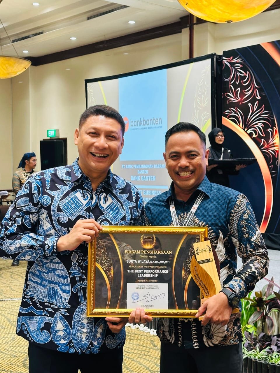 Surta Wijaya, S.Kom., M.M., M.T.I bersama Sekda Surta Wijaya, S.Kom., M.M., M.T.I bersama Sekda