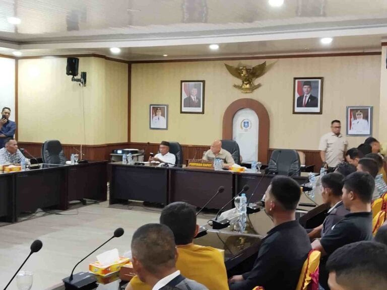 DPRD Provinsi Bangka Belitung menggelar audiensi dengan warga Desa Mayang untuk membahas persoalan tenaga kerja di PT GSBL