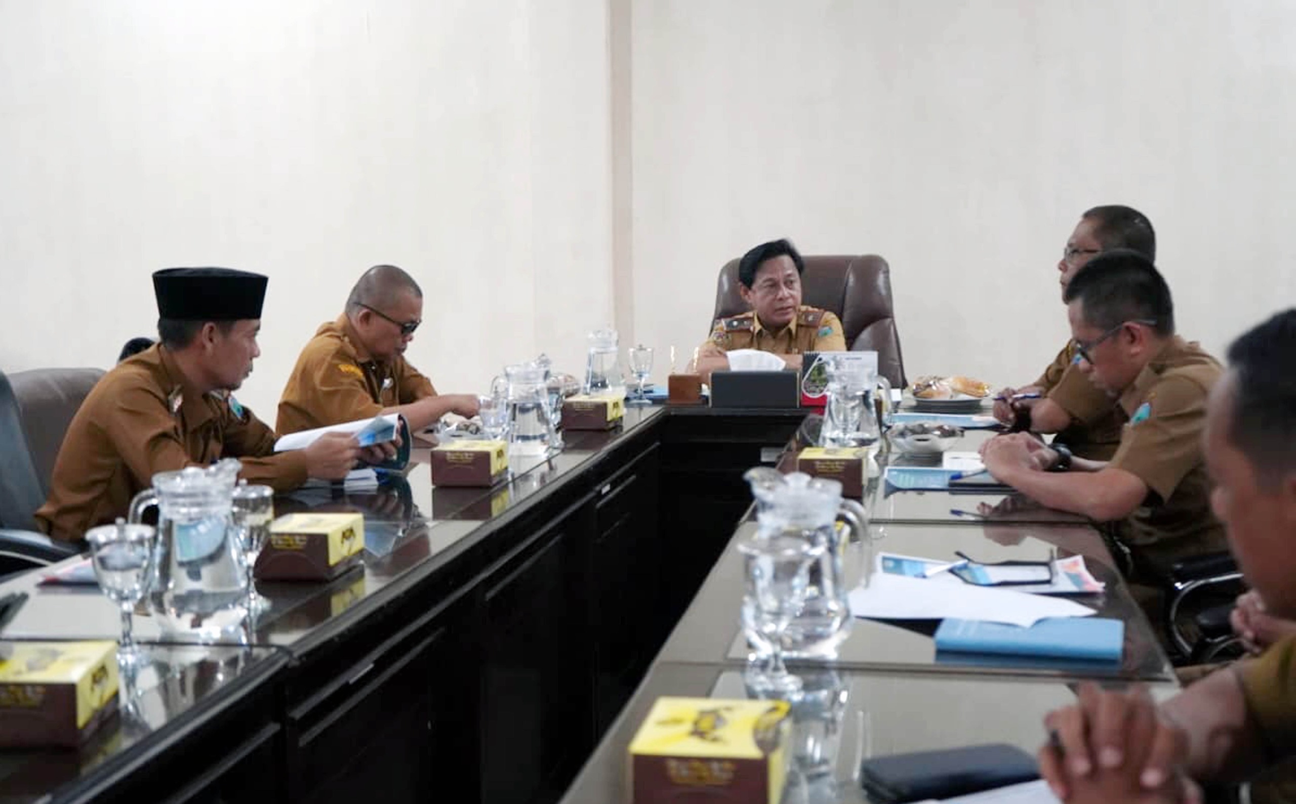 Rapat pembahasan pembentukan Pos Damkar di ruang rapat Sekda, Selasa (14/10/2025).