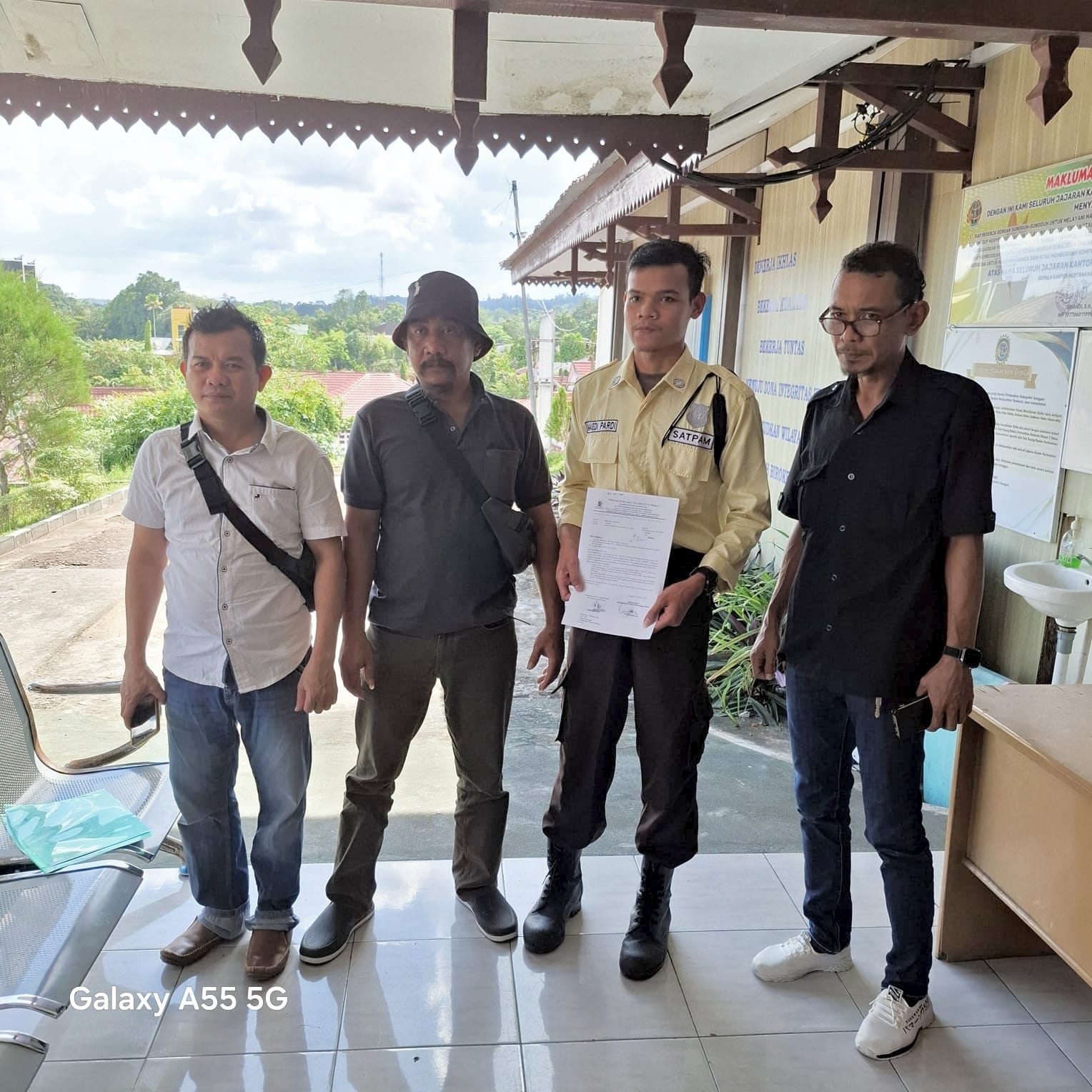 Forum Temenggung Dewan Adat Dayak Sanggau melayangkan somasi kepada ATR/BPN terkait tanah adat di Tayan Hulu yang dikelola PT Agro Palindo Sakti tanpa HGU.