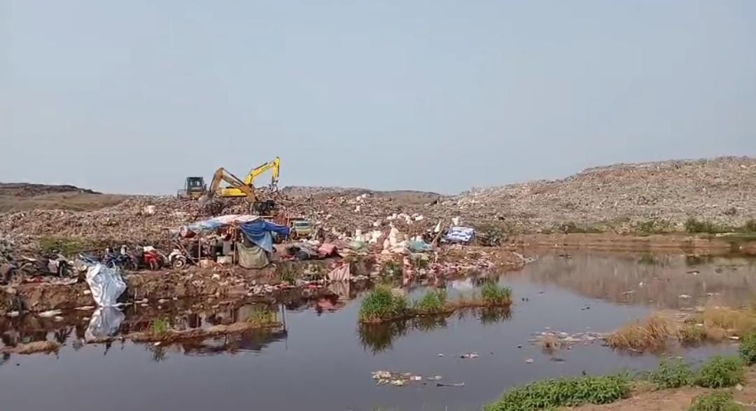 Dugaan transaksi ilegal TPA Jatiwaringin Tangerang