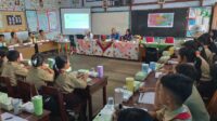 Kominfo dan Komunitas Read Aloud Sintang mengajak siswa SMP Panca Setya 1