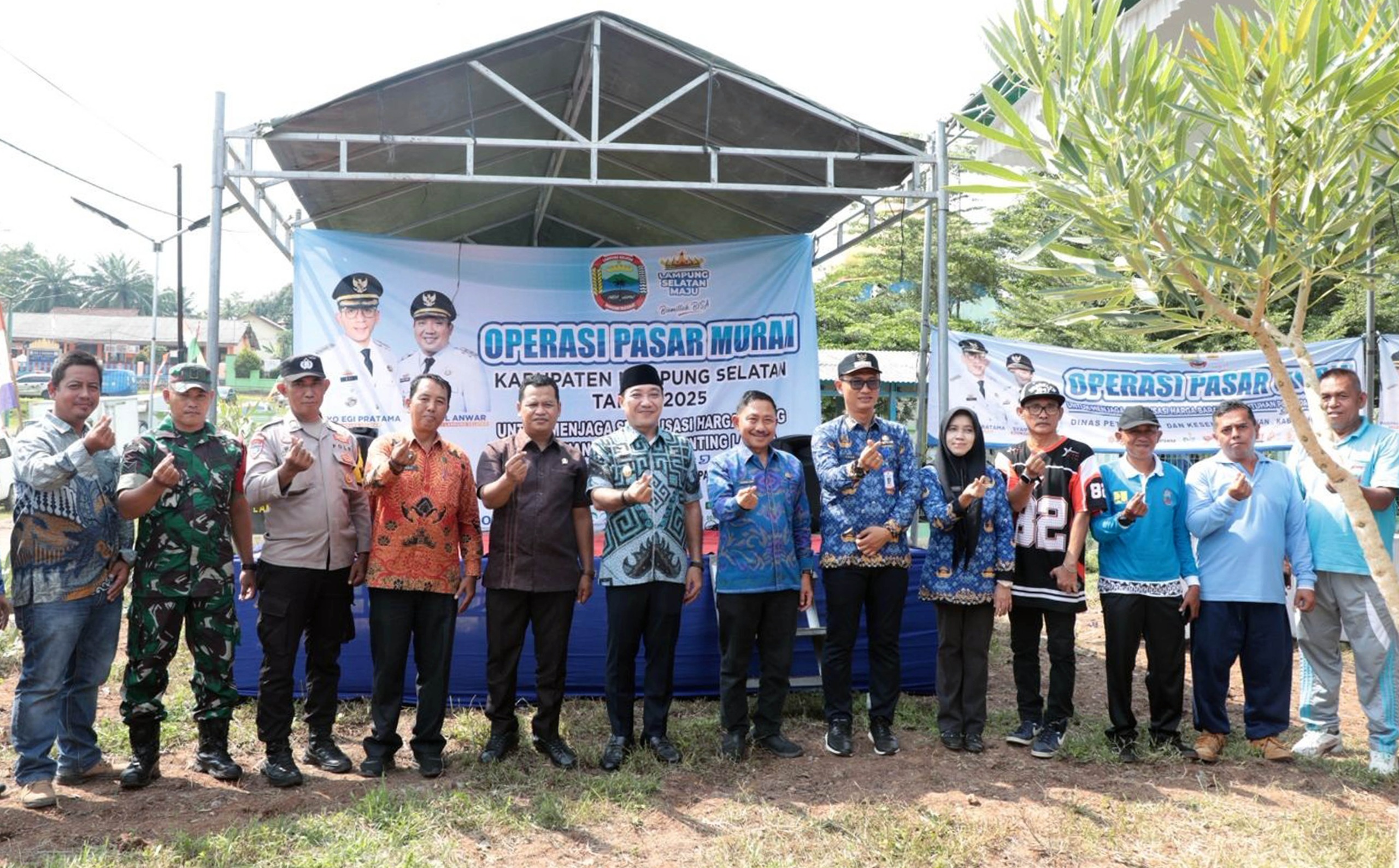 Pemkab Lampung Selatan menggelar Operasi Pasar Murah di Sidomulyo