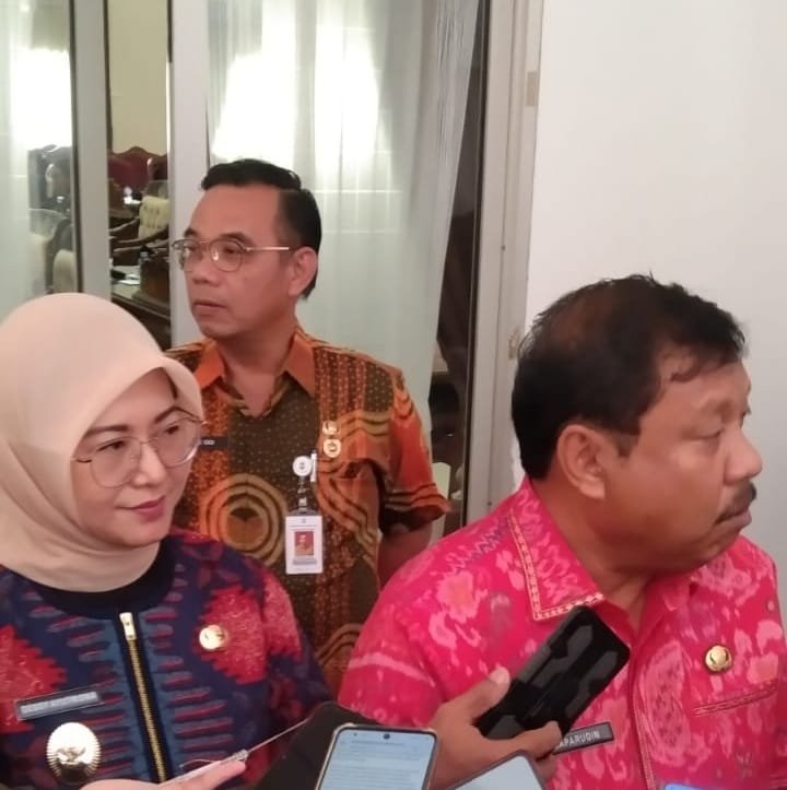 Wali Kota Pangkalpinang Prof. Saparudin menyoroti implementasi Perda parkir berlangganan Wali Kota Pangkalpinang Prof. Saparudin menyoroti implementasi Perda parkir berlangganan