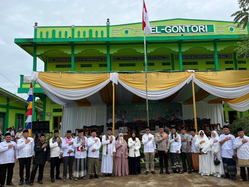 Wawako Hj. Bertha ajak santri kawal Indonesia menuju peradaban dunia dan luncurkan Program Peduli Umat.