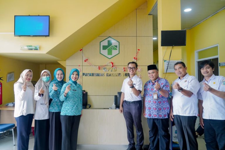 Ketua Tim Penggerak PKK Kota Pangkalpinang, Susanti Saparudin, S.E. kunjungi Puskesmas Kacang Pedang dan Puskesmas Pasir Putih, Rabu (29/10/2025)