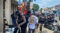 Polda Jabar bersama Satgas Gabungan menggelar patroli skala penuh di Jatinangor, Sumedang, dalam puncak Operasi Pemberantasan Premanisme