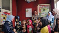 Bunda PAUD Kabupaten Majalengka, Hj. Iim Maemunah Suherman, dalam acara Belajar Ceria di Radio Radika FM, Kamis (16/10/2025).