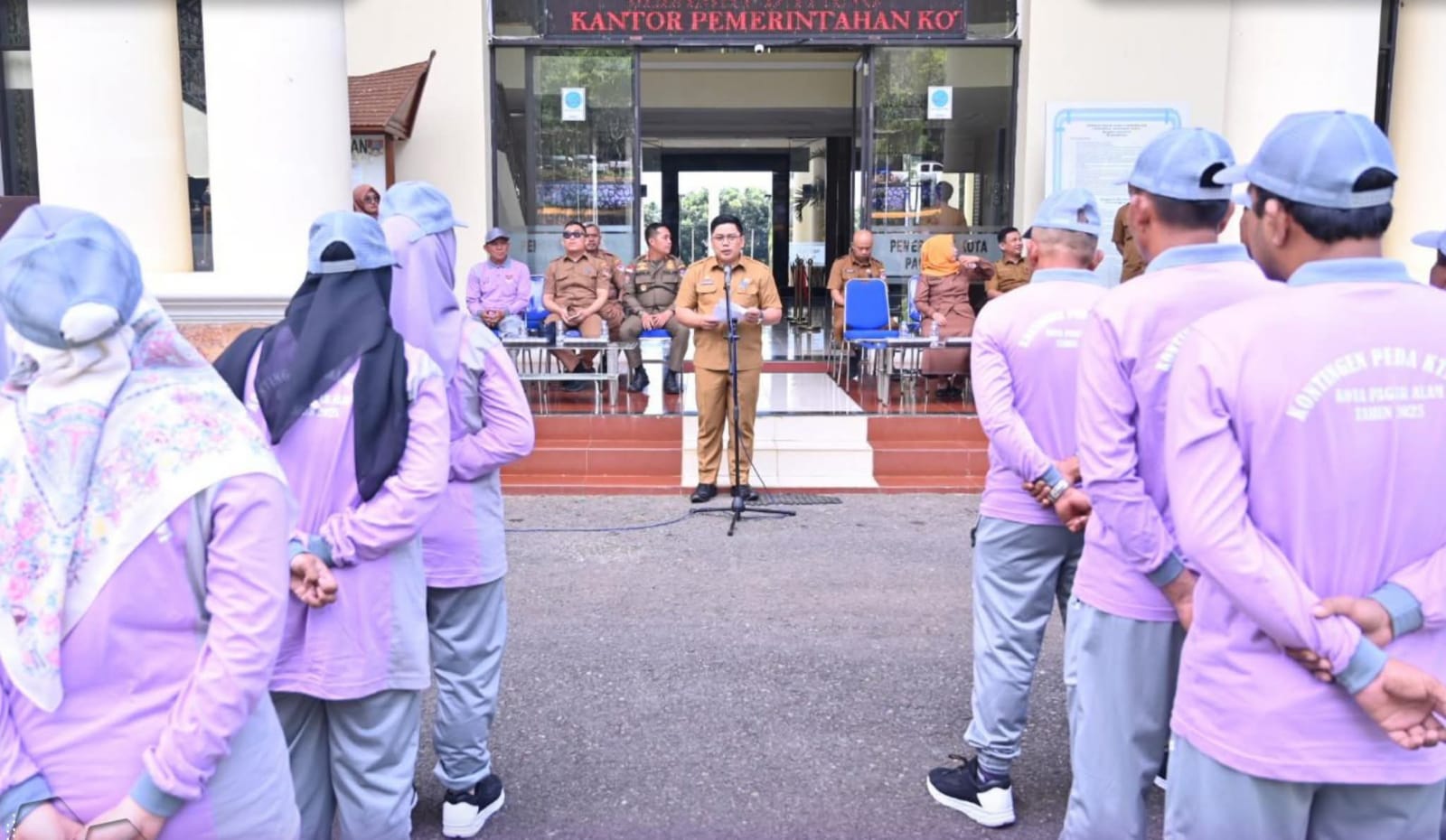Pemkot Pagar Alam memberangkatkan 38 kontingen ke PEDA KTNA XVI Sumatera Selatan di Empat Lawang. Pemkot Pagar Alam memberangkatkan 38 kontingen ke PEDA KTNA XVI Sumatera Selatan di Empat Lawang.
