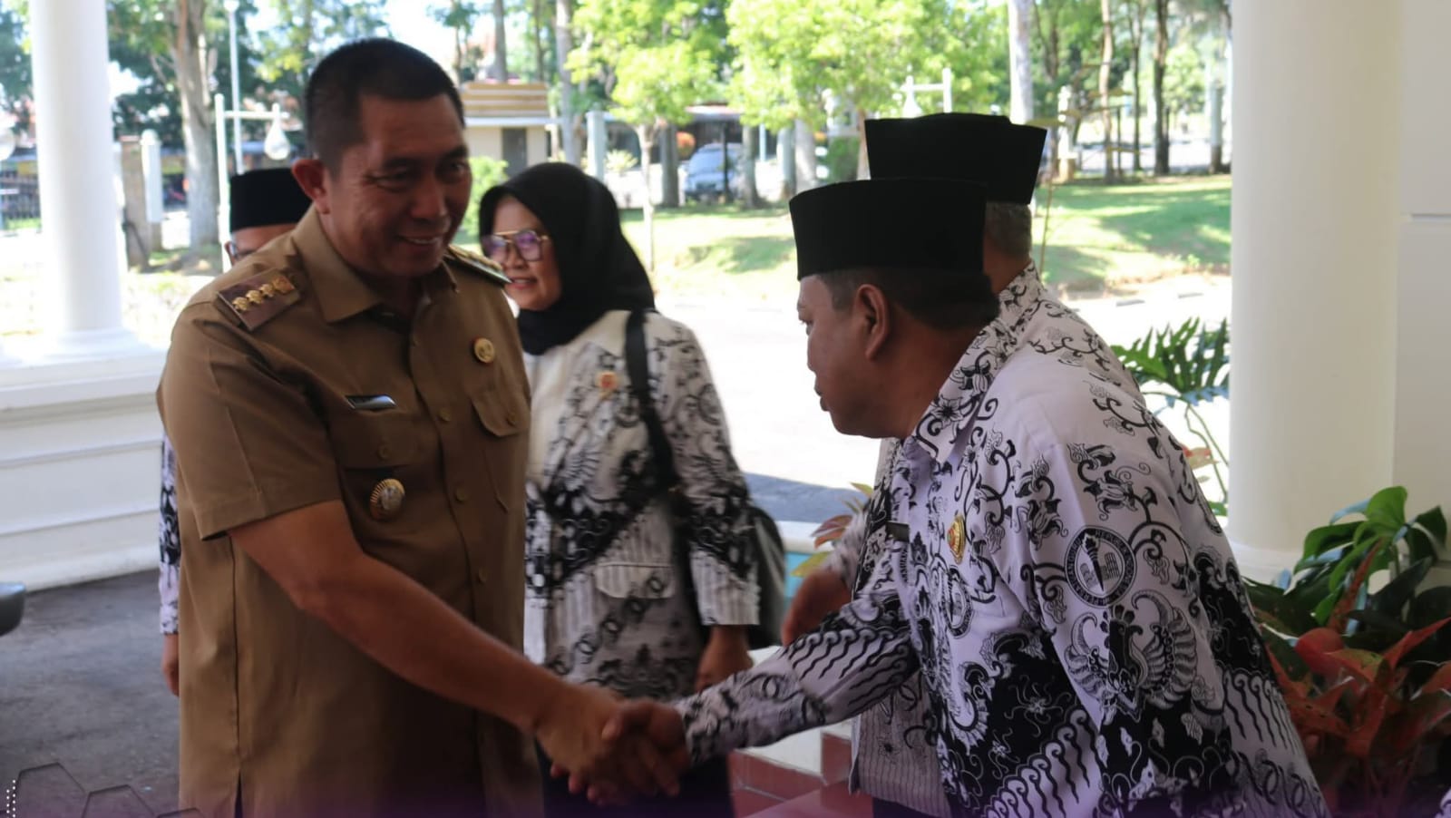 Wali Kota Pagar Alam, Ludi Oliansyah, menerima audiensi pengurus PGRI Kota Pagar Alam.