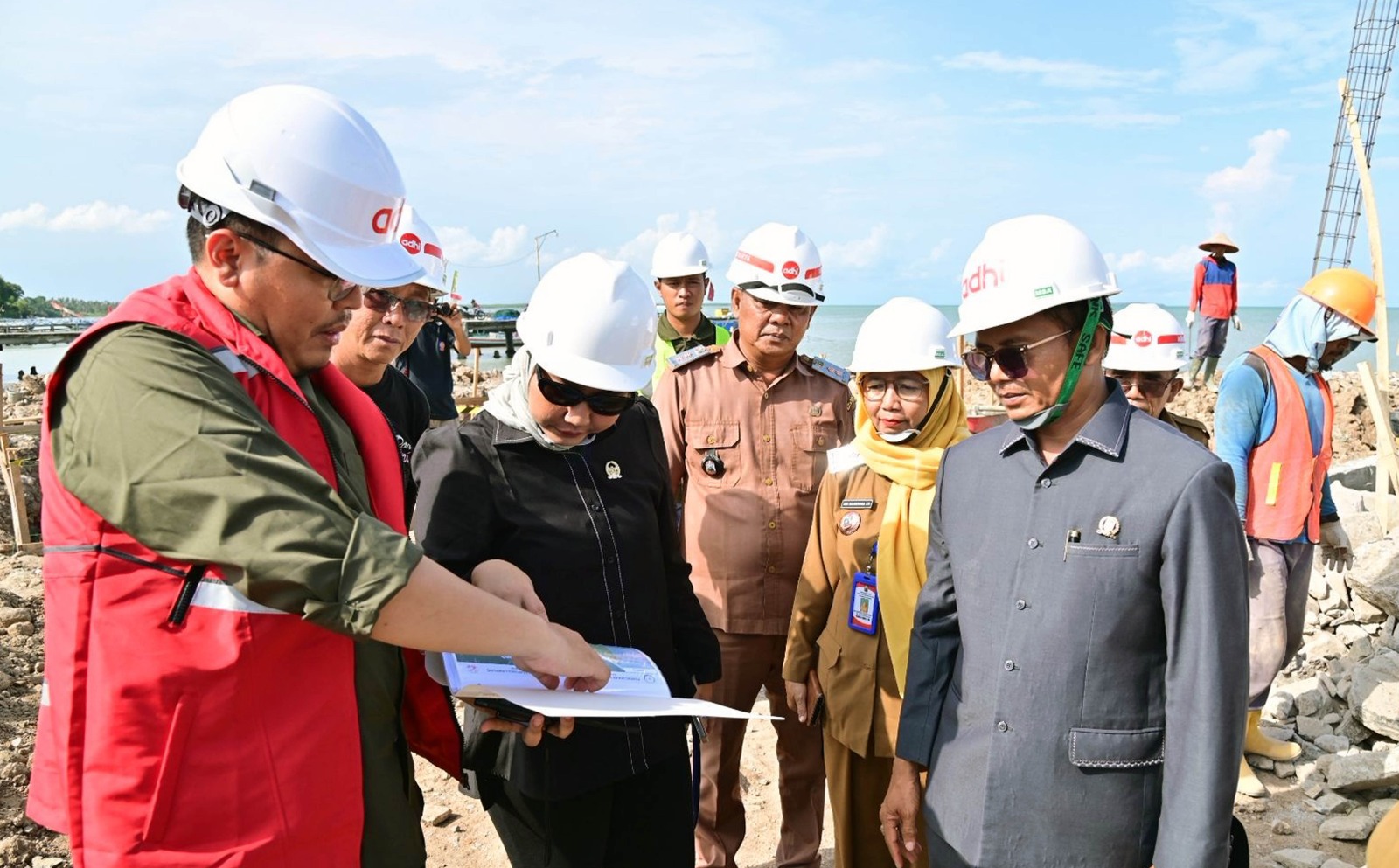 DPRD Lampung Selatan meninjau langsung progres Proyek Kampung Nelayan Merah Putih di Desa Ketapang