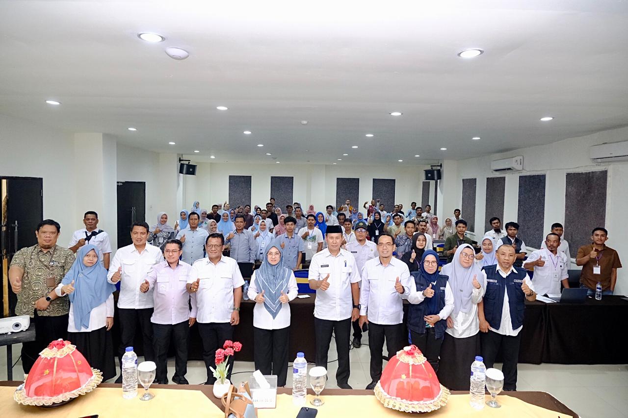 Pemkab Gowa tingkatkan akurasi data sosial lewat Bimtek DTSEN bagi operator desa dan kelurahan.