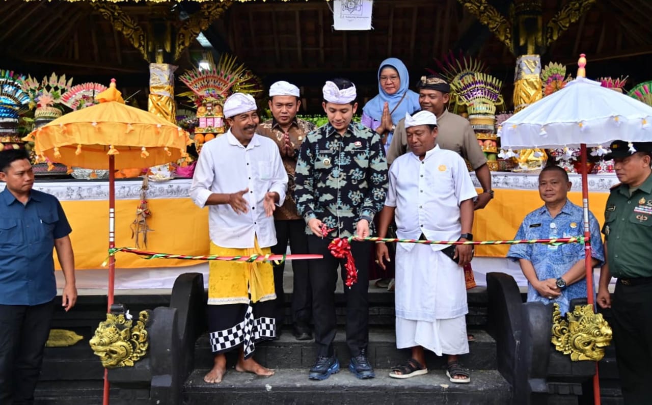 Bupati Egi resmikan Balai Banten Pura Puseh Kertibuana di Desa Bali Agung, simbol harmoni dan kerukunan umat Hindu di Lampung Selatan.