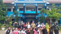 SMPN 24 Kota Tangerang memperingati Hari Pahlawan dengan upacara dan drama kolosal Bandung Lautan Api.