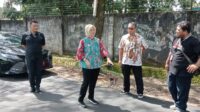Wawako Dessy Ayutrisna pastikan pengaspalan rampung dan penerangan jalan segera ditingkatkan demi keselamatan masyarakat.