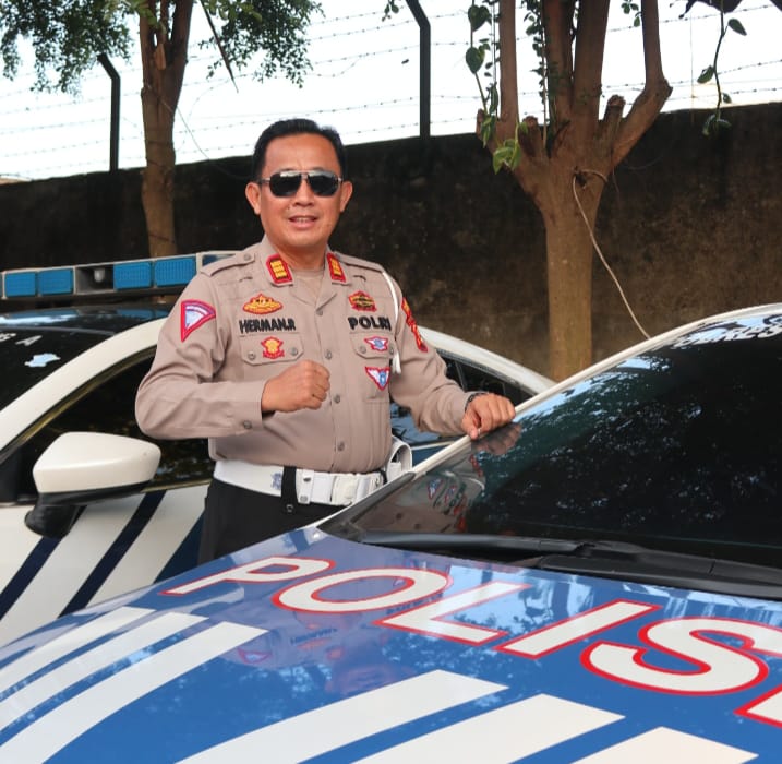 Kasat Lantas AKP Herman, S.H.,