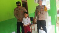 IPDA D. Yusuf dan Bripka Harry memberikan edukasi serta motivasi kepada siswa agar disiplin dan menjauhi perilaku negatif.