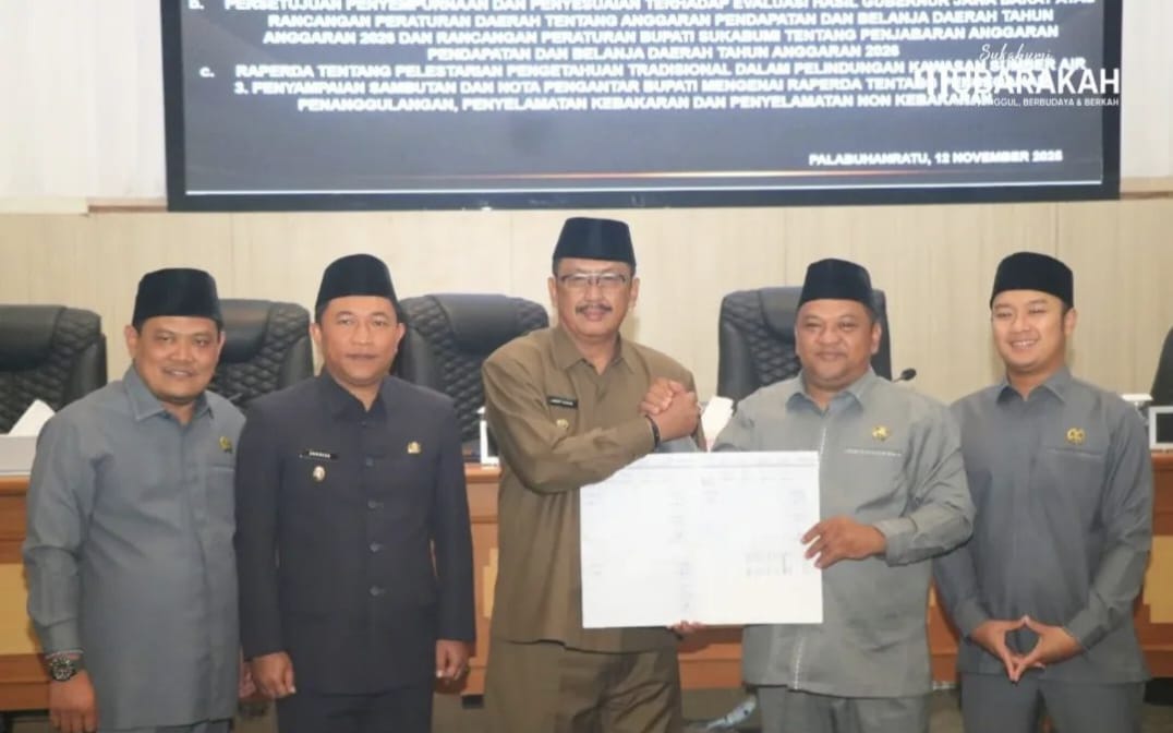 Bupati Sukabumi H. Asep Japar menghadiri Rapat Paripurna DPRD membahas Propemperda 2026,