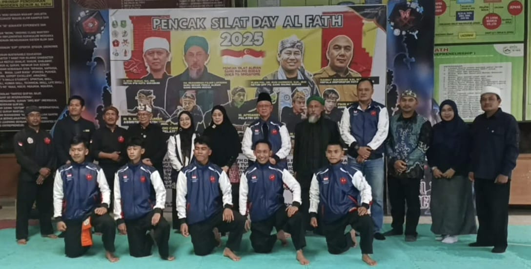 Lima pesilat terbaik Sang Maung Bodas dari Ponpes Dzikir Alfath resmi dikirim untuk mengajar Pencak Silat di Gracio School Singapore