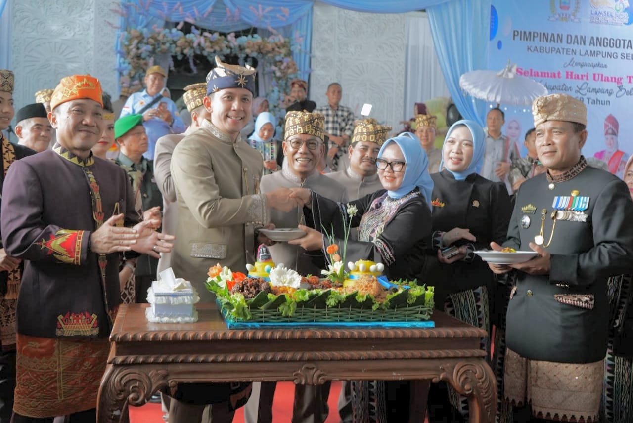 DPRD Lampung Selatan menggelar paripurna istimewa HUT ke-69.