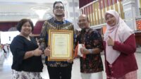 Pemkot Sukabumi meraih Terbaik 1 Aksi Konvergensi Penurunan Stunting 2024 dan mendapatkan penghargaan Kampung Wisata Odeon.