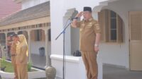 Gubernur Hidayat Arsani menghadiri upacara di SMKN 1 Pangkalpinang
