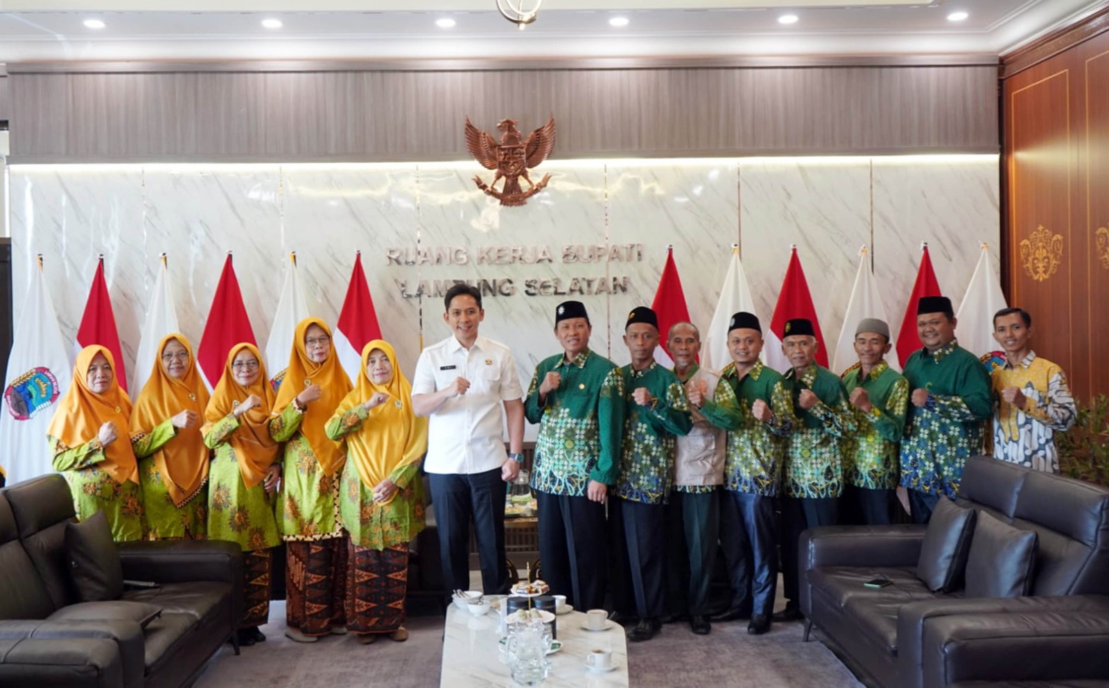 Bupati Lampung Selatan, Radityo Egi Pratama menerima audiensi Pimpinan Daerah Muhammadiyah (PDM) Lampung Selatan di ruang kerjanya, Rabu (26/11/2025).
