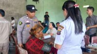 Kapolres Humbahas dan Wakil Bupati membuka layanan kesehatan untuk warga terdampak.