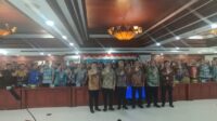 Wali Kota Jakarta Selatan M. Anwar memberi pengarahan kepada 151 pejabat baru.