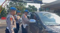 Iptu Yudhi Simanjuntak pimpin langsung pemeriksaan kelengkapan dan kerapian anggota agar Polri tetap profesional dan berintegritas