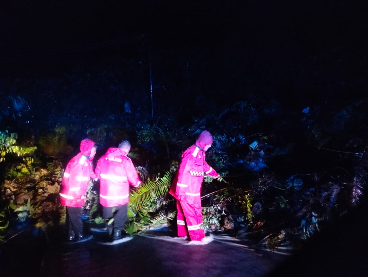 Polres dan Pemkab Humbahas bergerak cepat menangani longsor di Pakkat
