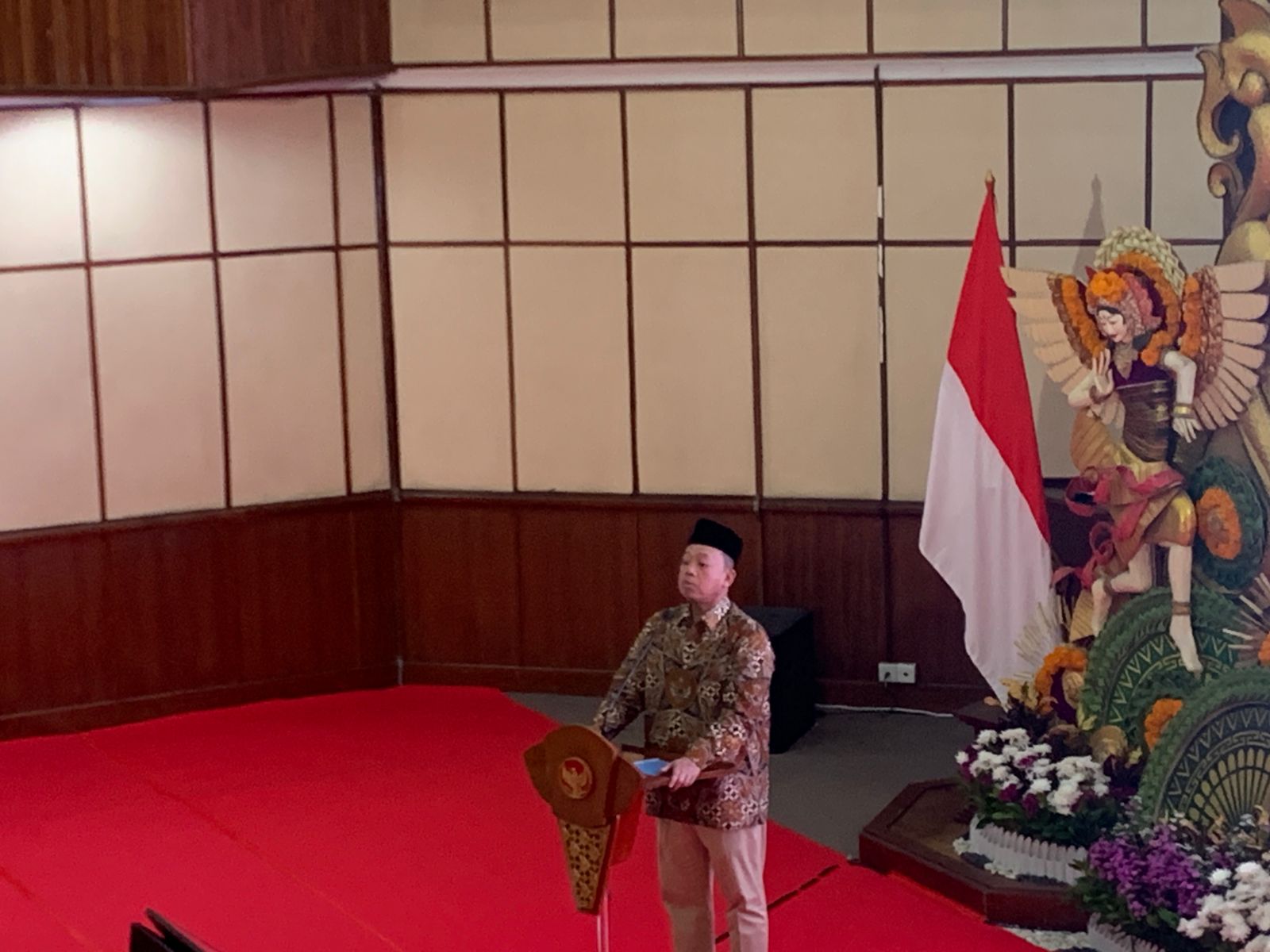 Menteri ATR/BPN Nusron Wahid menyoroti intervensi politik dan ketidaktepatan sasaran dalam pelaksanaan reforma agraria, serta meminta GTRA lebih selektif menentukan penerima TORA.