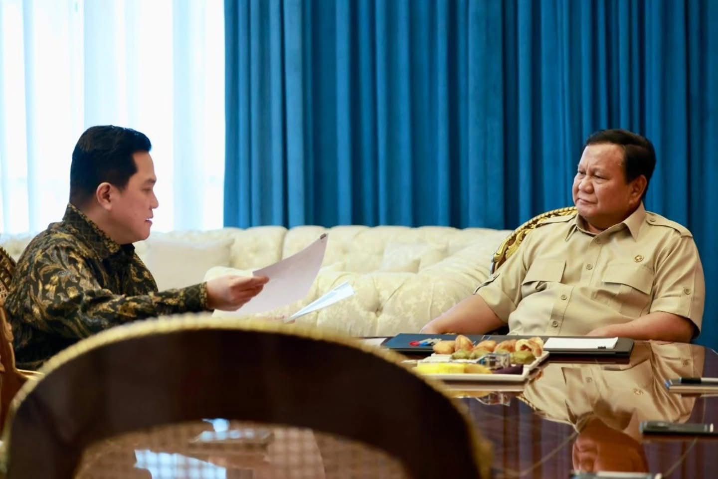 Presiden Prabowo menerima Menpora Erick Thohir dan membahas kesejahteraan atlet, pembangunan Pusat Olahraga Nasional, serta penguatan pembinaan menuju Olimpiade.