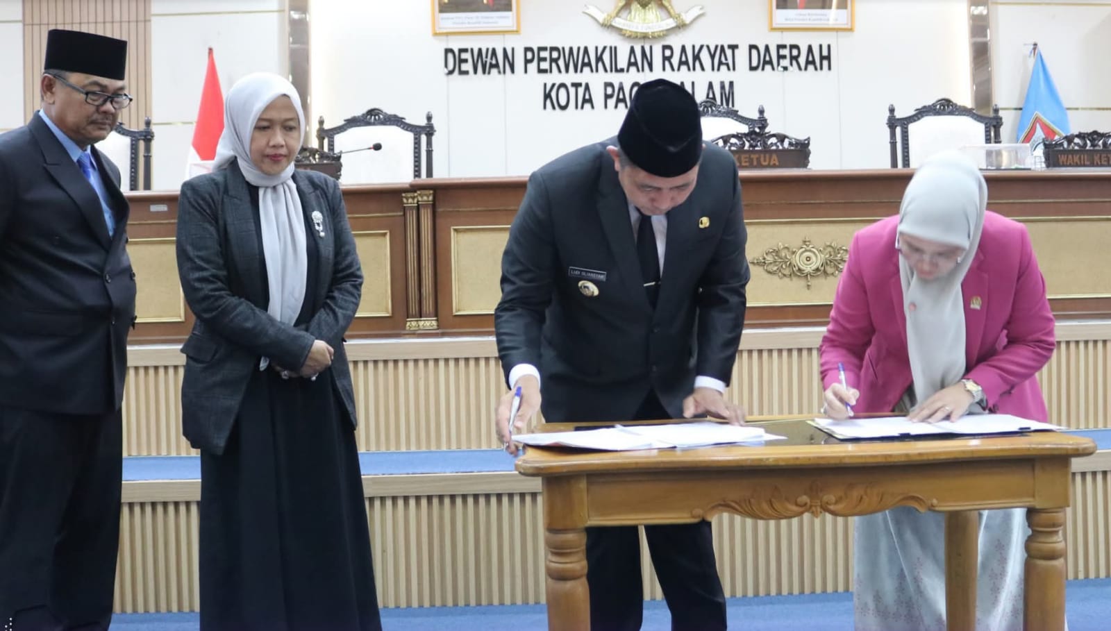 Penandatanganan persetujuan bersama ini menjadi langkah penting untuk menetapkan Raperda APBD 2026 menjadi Peraturan Daerah