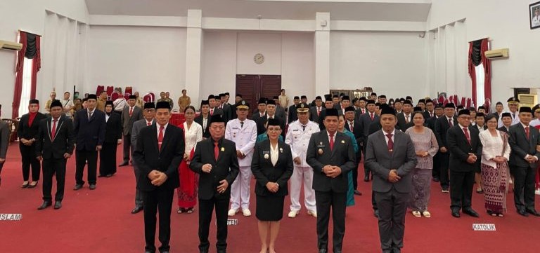 Bupati Landak melantik pejabat baru untuk memperkuat pelayanan publik