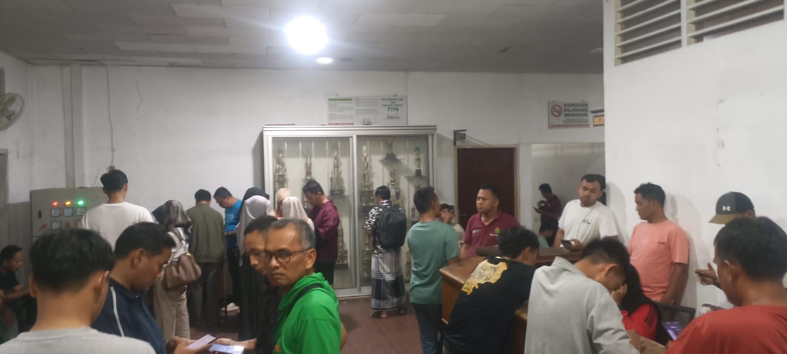 PTPN IV Regional VI membuka akses internet darurat berbasis satelit bagi warga Langsa yang terisolasi banjir