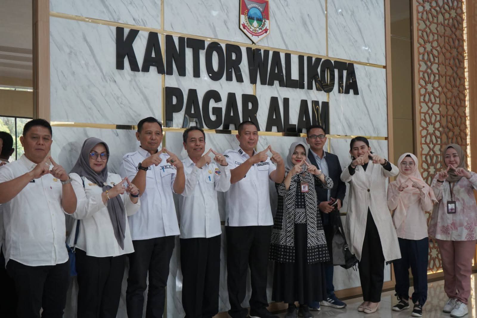Wali Kota Pagar Alam Ludi Oliansyah menerima audiensi Polsri Palembang untuk membahas riset peningkatan PAD melalui optimalisasi sektor pariwisata.