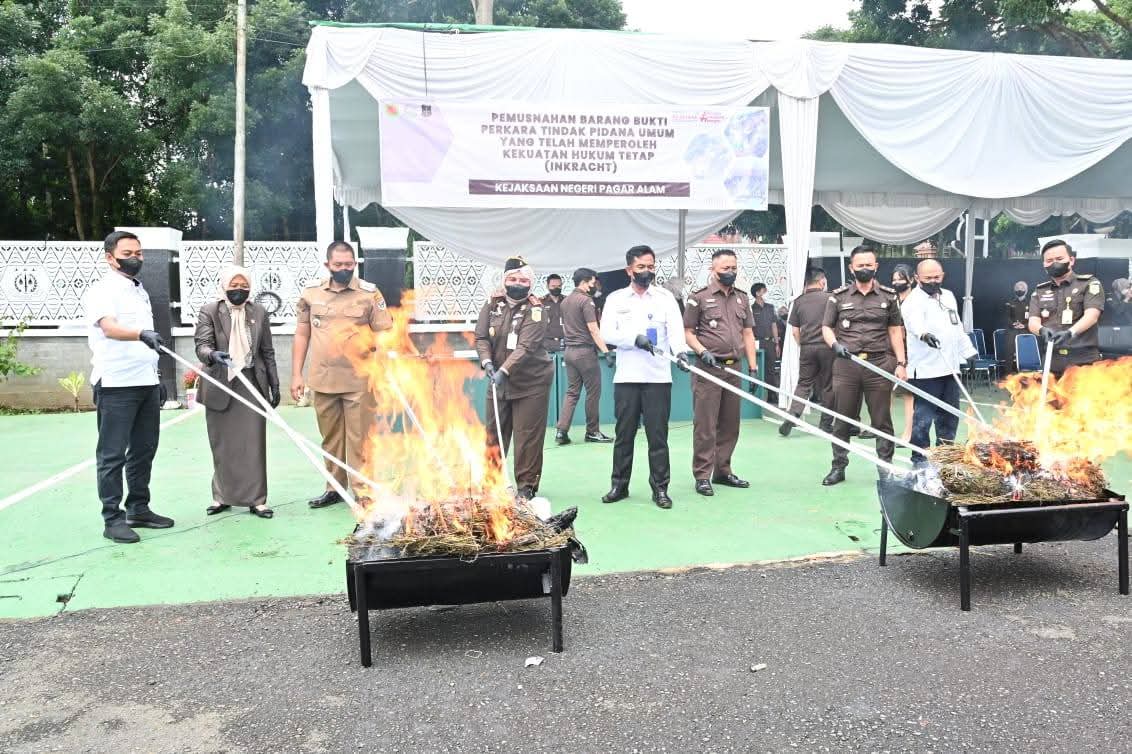 Pemusnahan Barang Bukti Upaya Bersama Memberantas Narkotika di Pagar Alam
