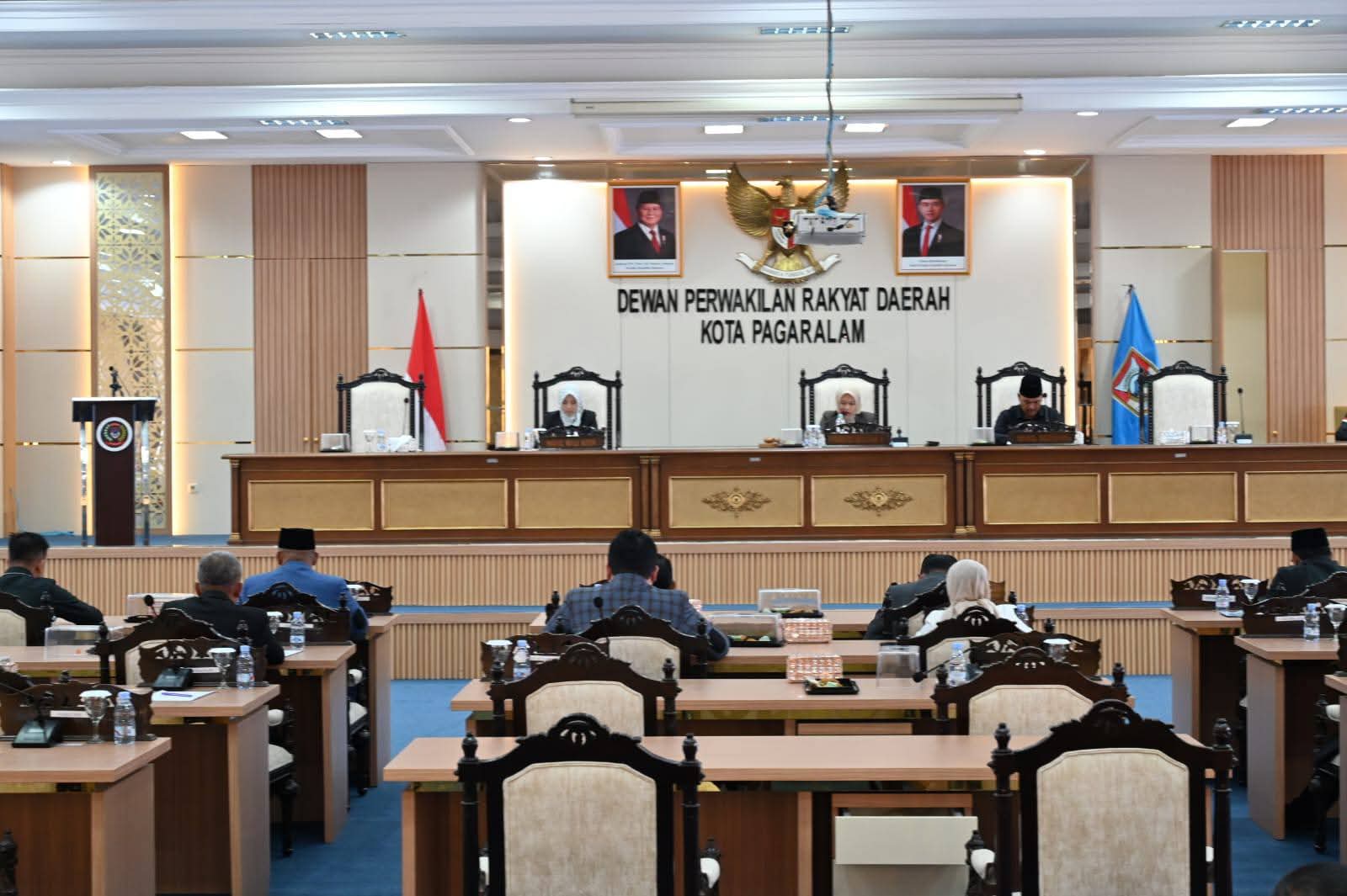 Rapat Paripurna XX yang dihadiri Wakil Wali Kota Hj. Bertha. IMG 20251209 WA0043