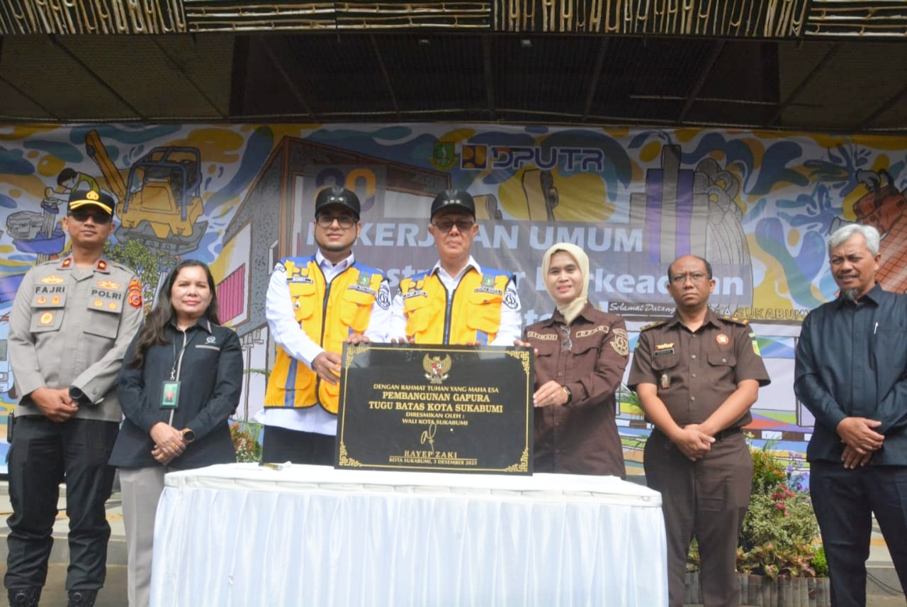 Wali Kota Sukabumi Ayep Zaki meresmikan tugu batas kota di Jalur Lingkar Selatan sebagai simbol komitmen pembangunan daerah