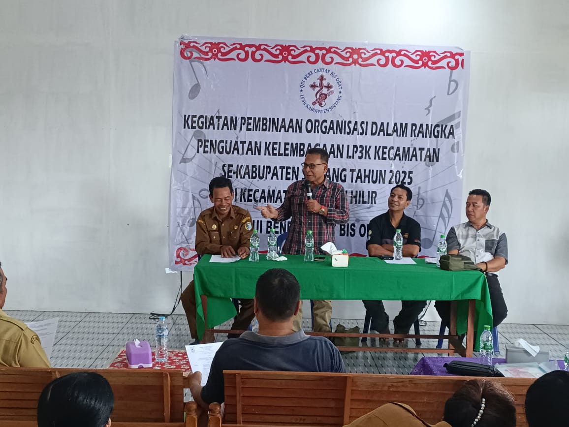 LP3K Kabupaten Sintang melakukan pembinaan dan silaturahmi ke LP3K Kecamatan Kayan Hilir untuk memperkuat organisasi, mempersiapkan Pesparani, serta menyusun kepengurusan baru.